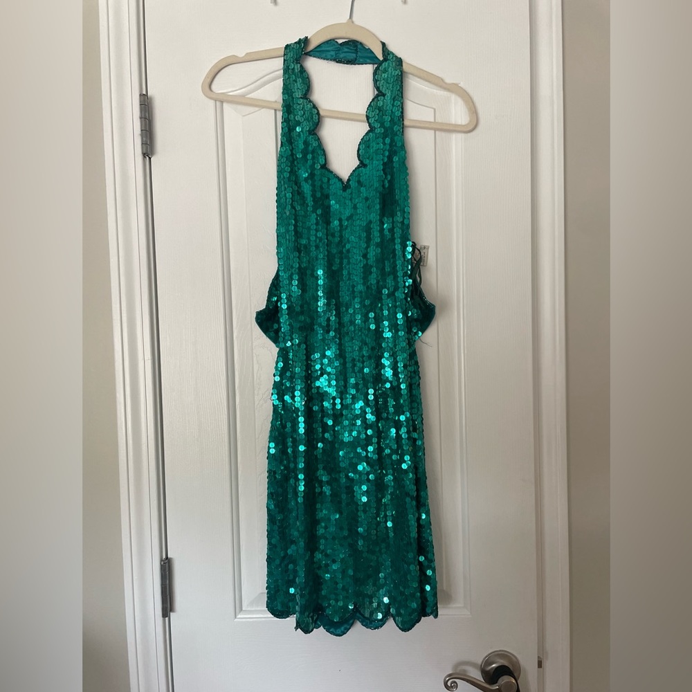 VINTAGE SEQUINED TURQUOISE DRESS! This stunning dress is to die for!!